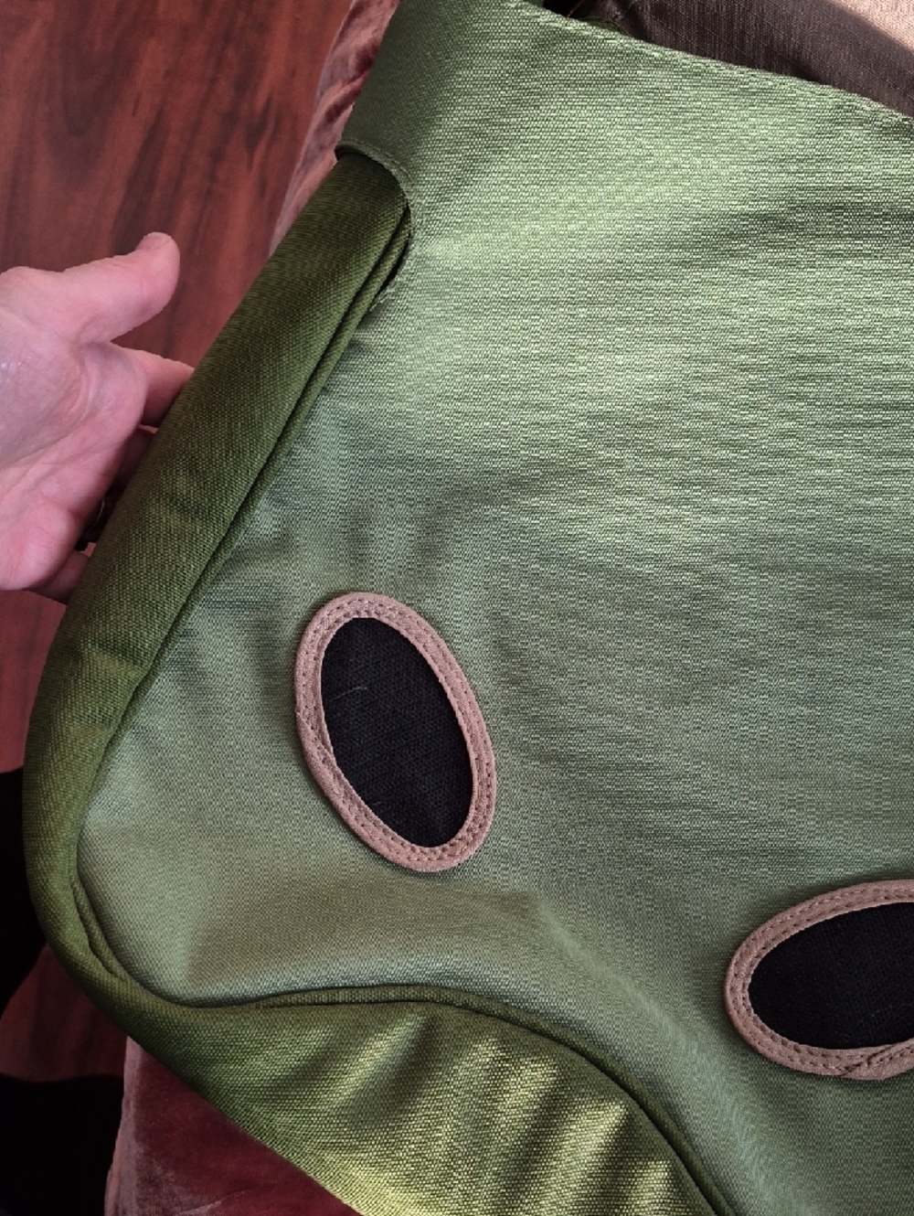 Crumpler The Luncheon Olive Green Canvas Messenger Computer Laptop Bag - Picture 10 of 13
